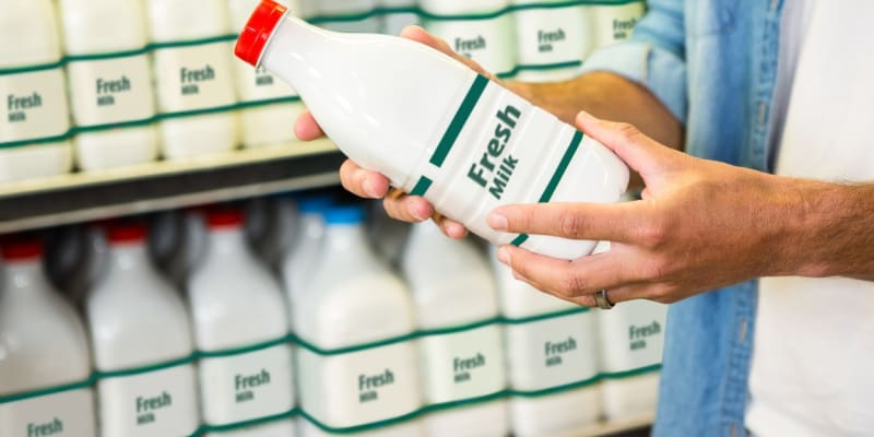 Mléko polotučné pasterované bylo v listopadu k mání za 25,58 Kč za litr. V lednu stálo 20,82 Kč.