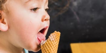 Jak dětem vysvětlit zdražování? Ukažte jim to na příkladu zmrzliny, radí psycholog