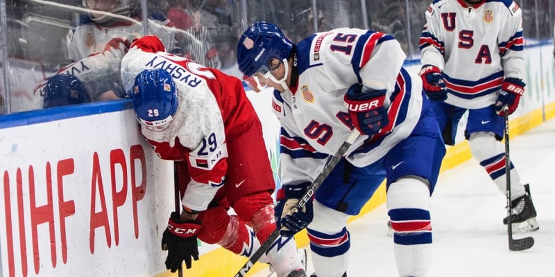 Čeští hokejisté do 20 let senzačně porazili ve čtvrtfinále MS favorizované USA. 