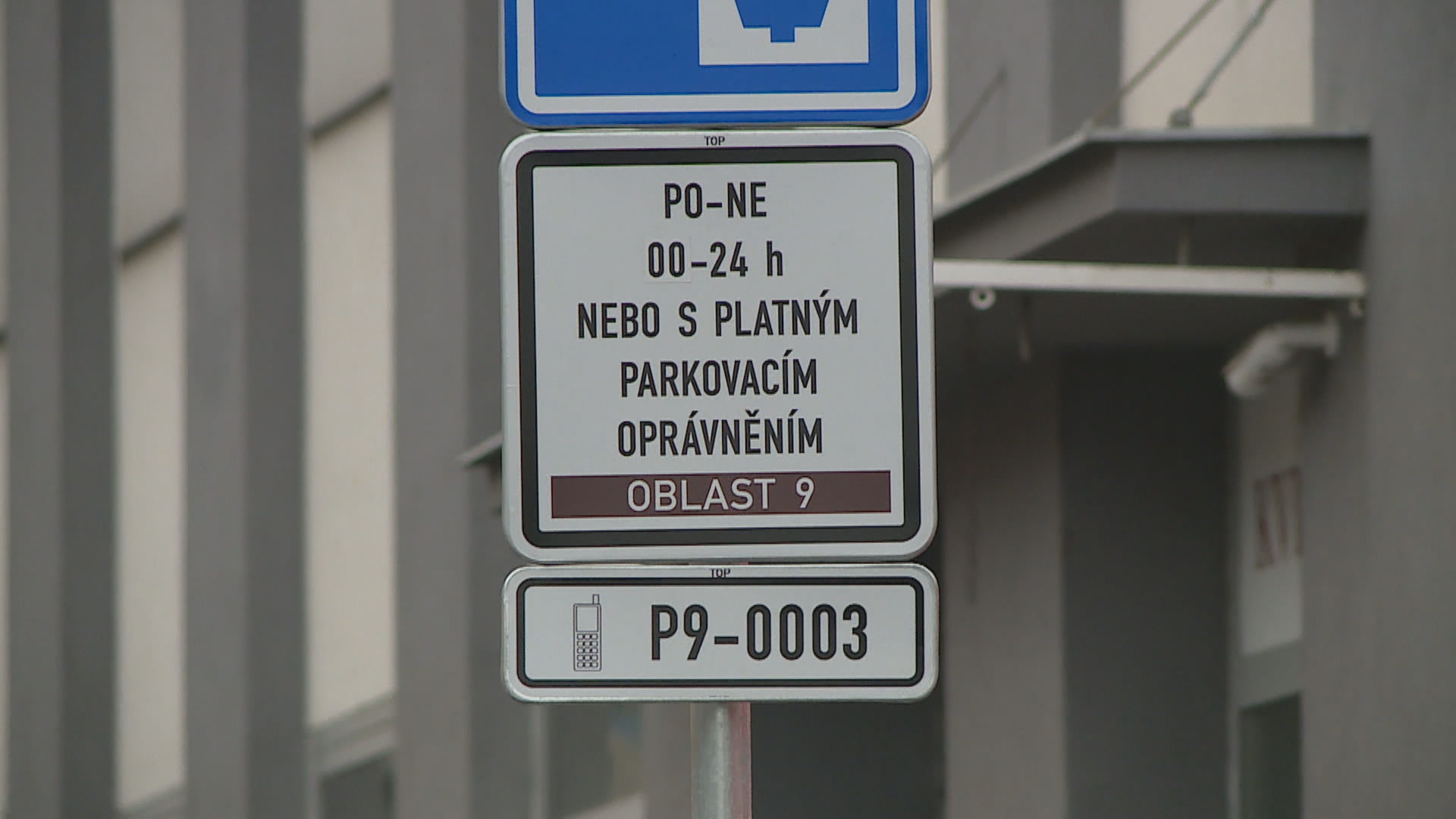 Parkování v Praze často není nic jednoduchého.