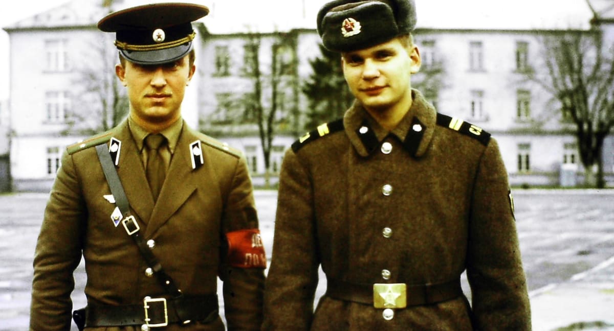 Sovětští okupační vojáci ve Vysokém Mýtě v roce 1987