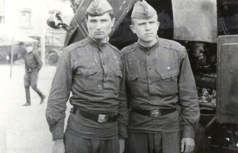 Sovětští okupační vojáci ve Vysokém Mýtě v roce 1987 