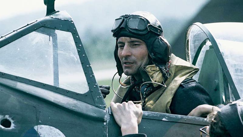Slavný český pilot ničil nacisty a osvobodil Československo. Komunisté hrdinu roky týrali