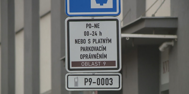 Parkování v Praze často není nic jednoduchého.