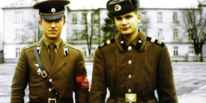 Sovětští okupační vojáci ve Vysokém Mýtě v roce 1987