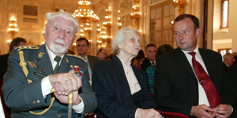 František Fajtl na slavnostním večeru Pocta rytířům nebes v roce 2004