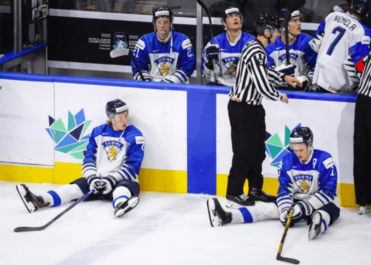 Kanadští junioři porazili ve finále MS hokejisty Finska v prodloužení