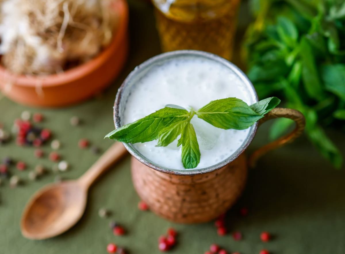Ayran – slaný jogurtový nápoj osvěží a pomůže s trávením