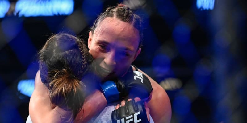 Lucie Pudilová návrat do UFC oslavila výhrou.