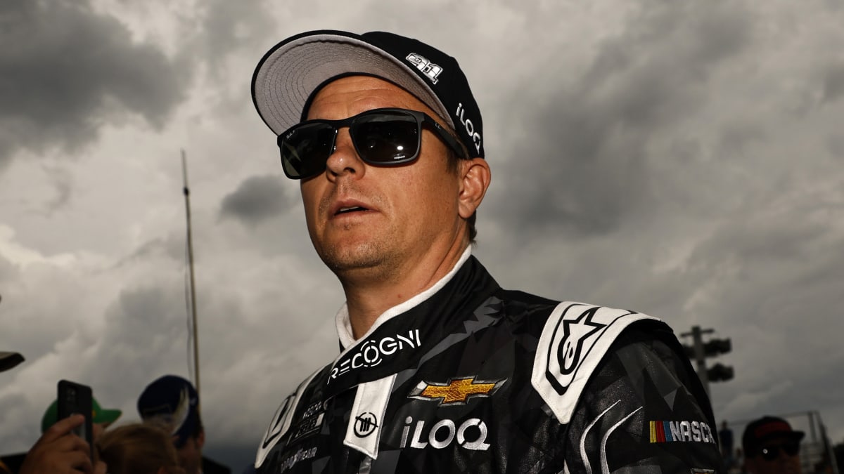 Kimi Räikkönen se po necelém roce vrátil k závodění.