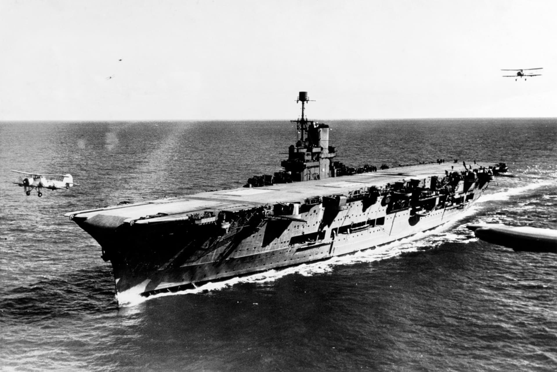 Zničení Bismarcka se účastnila i loď HMS Ark Royal