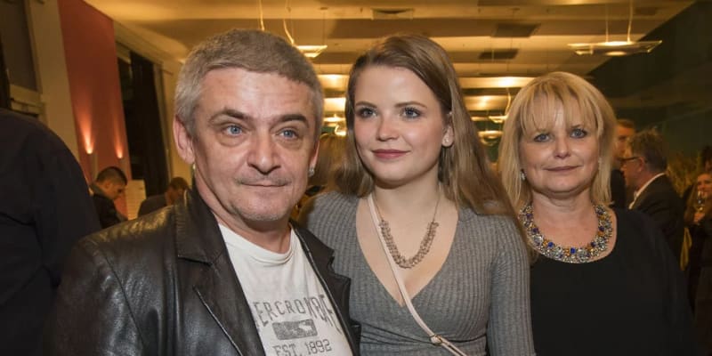 Michal Suchánek s dcerou Berenikou a manželkou Renatou.
