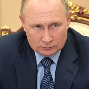 Ruského prezidenta Vladimira Putina znepokojuje, že po začátku války na Ukrajině zvýšili ruští činitelé svoji spotřebu alkoholu.