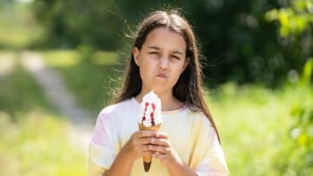 Rodiny sužuje krize: Přiznejte dětem, proč jim nekoupíte zmrzlinu, radí experti
