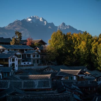 Oblast Sněžné hory nefritového draka patří mezi populární turistické destinace v Číně.