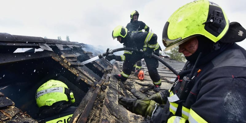 Následky požáru v pražské ÚVN