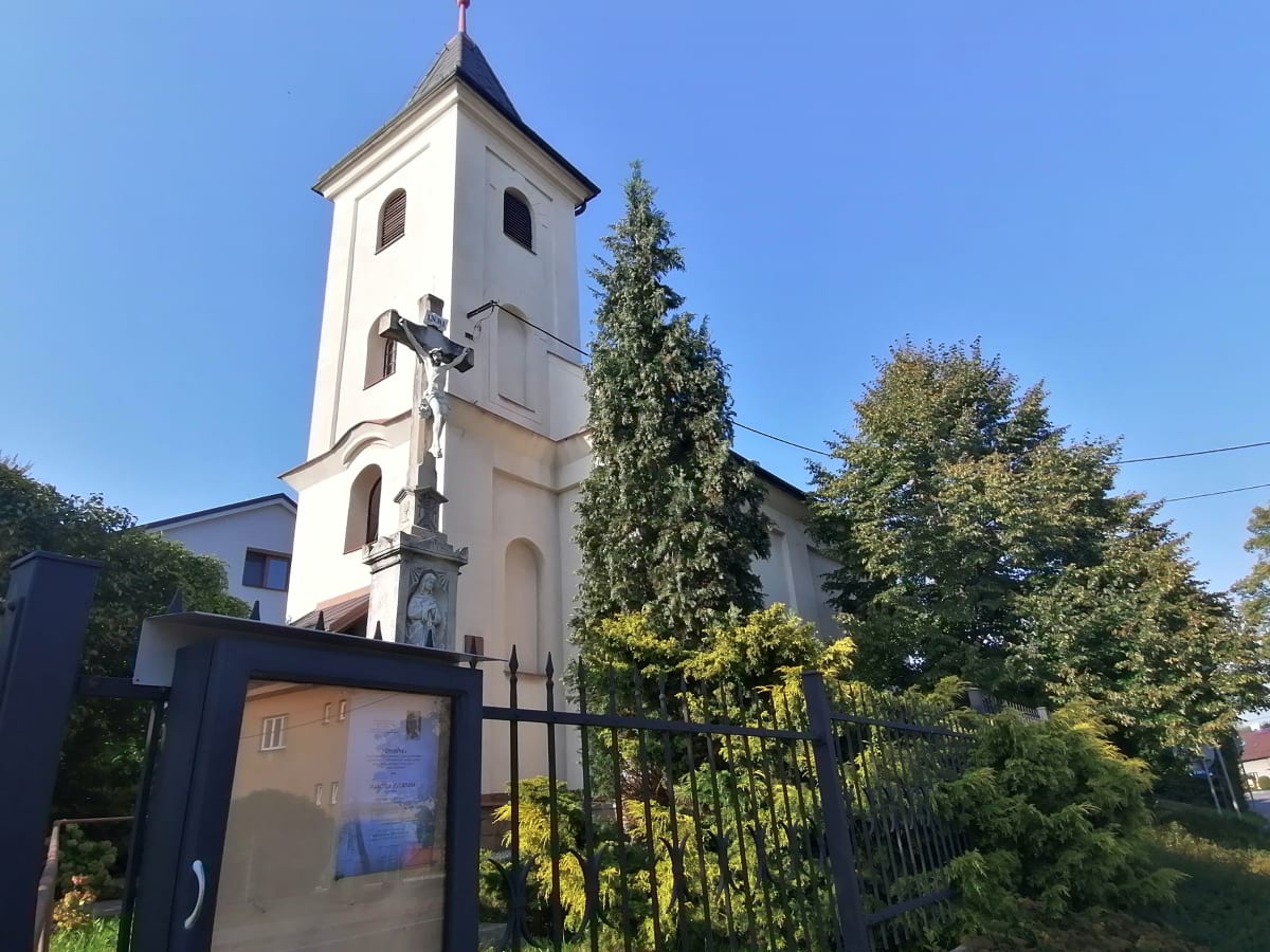 Mariánský kostelík, který stojí cestou z náměstí k rodnému domu Hany Zagorové.