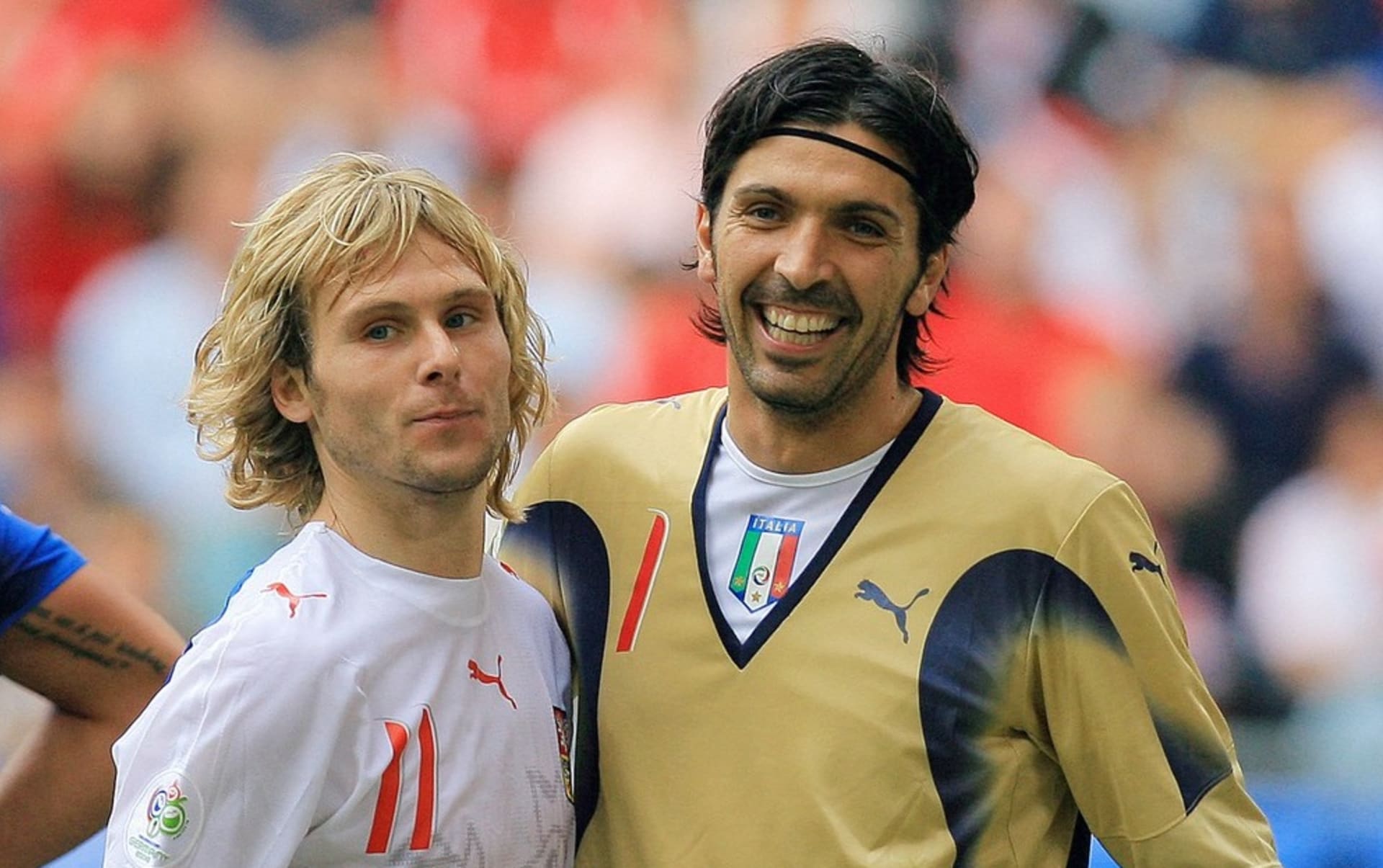Setkání Nedvěda s parťákem z Juventusu Gianluigim Buffonem na světovém šampionátu 2006.