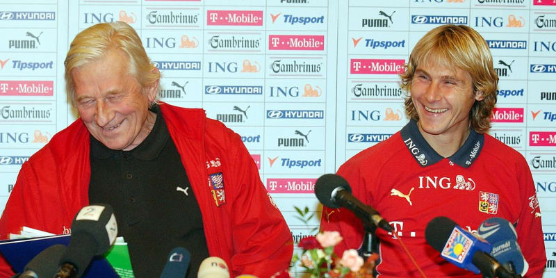 Pavel Nedvěd je spolu s trenérem Karlem Brücknerem hlavním symbolem úspěšné atraktivní éry reprezentace
