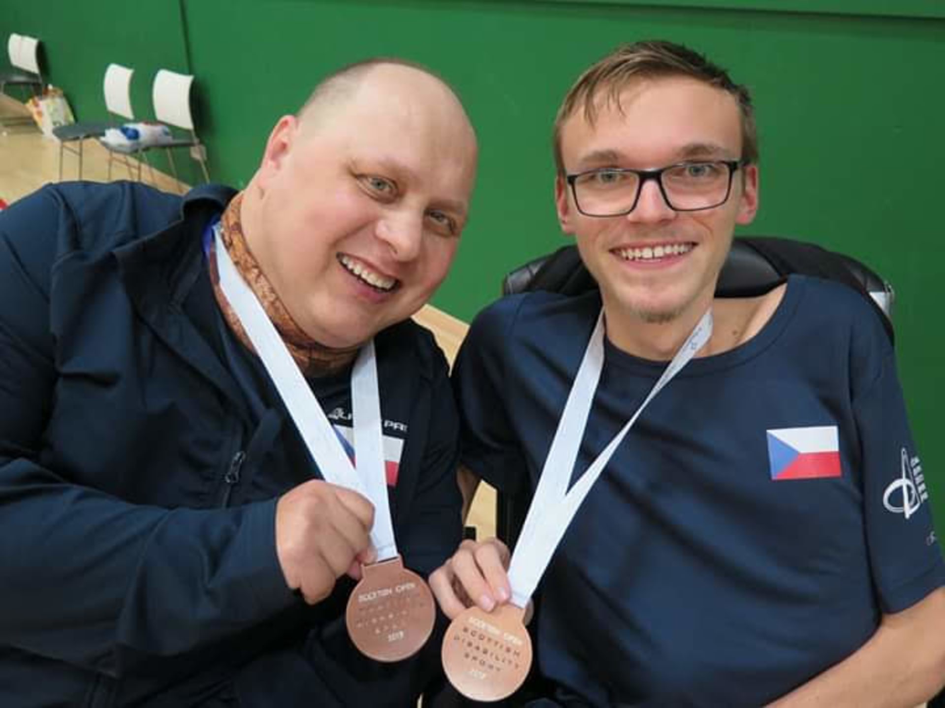 Na paralympiádě v boccie získal zlatou medajli. 