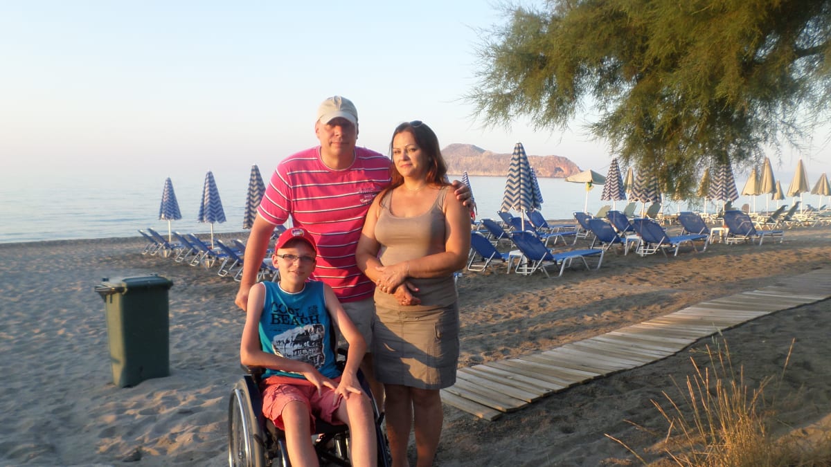 Ondra se svými rodiči na dovolené u moře. 