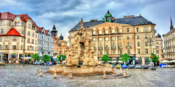 Obyvatelé na „svoje“ Brno nedají dopustit. Reputaci mu kalí nejen korupční kauza 