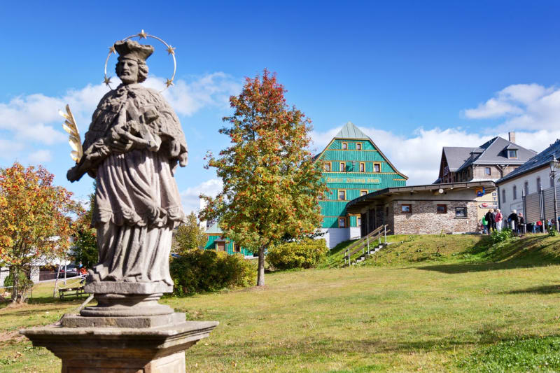 Město Boží Dar patří mezi nejmenší v Česku, přesto je velmi oblíbené. 
