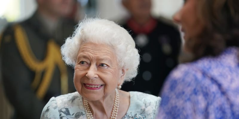 Britská královna Alžběta II. ve čtvrtek v odpoledních hodinách zemřela.