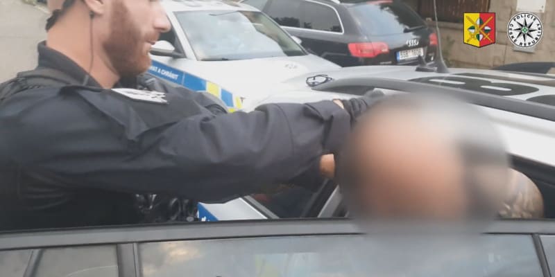 Zběsilá honička v Praze: Zdrogovaný řidič chtěl zmizet u Edenu