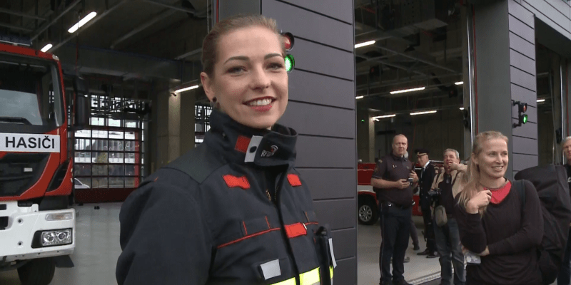 U výjezdové skupiny hasičů je první žena: Michaela Žďárská.