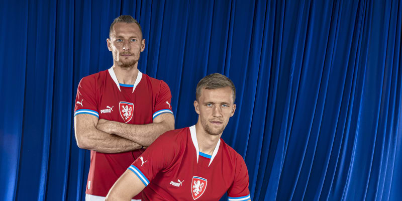 Česká fotbalová reprezentace představila nové dresy.