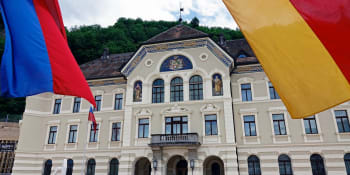 Lichtenštejnský parlament debatoval o zemětřesení. V ten moment jím začalo otřásat