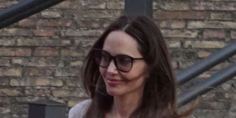 Angelina je fotografována na každém kroku. 
