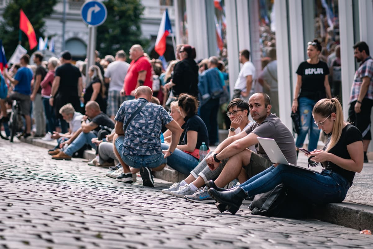 Podle prvotních policejních odhadů přišlo do centra Prahy okolo 70 tisíc lidí.