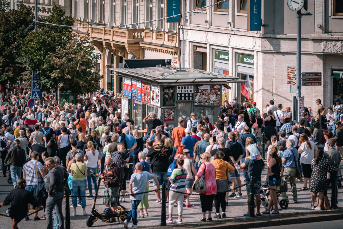 Část Václavského náměstí se zaplnilo ještě před samotným startem demonstrace.