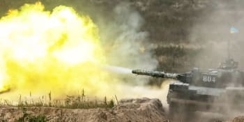 Tanky se potkaly „tváří v tvář“: Kyjev zveřejnil drsné záběry z duelu dvou obrněnců