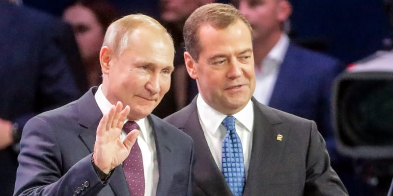 Dmitrij Medveděv s ruským prezidentem Vladimirem Putinem