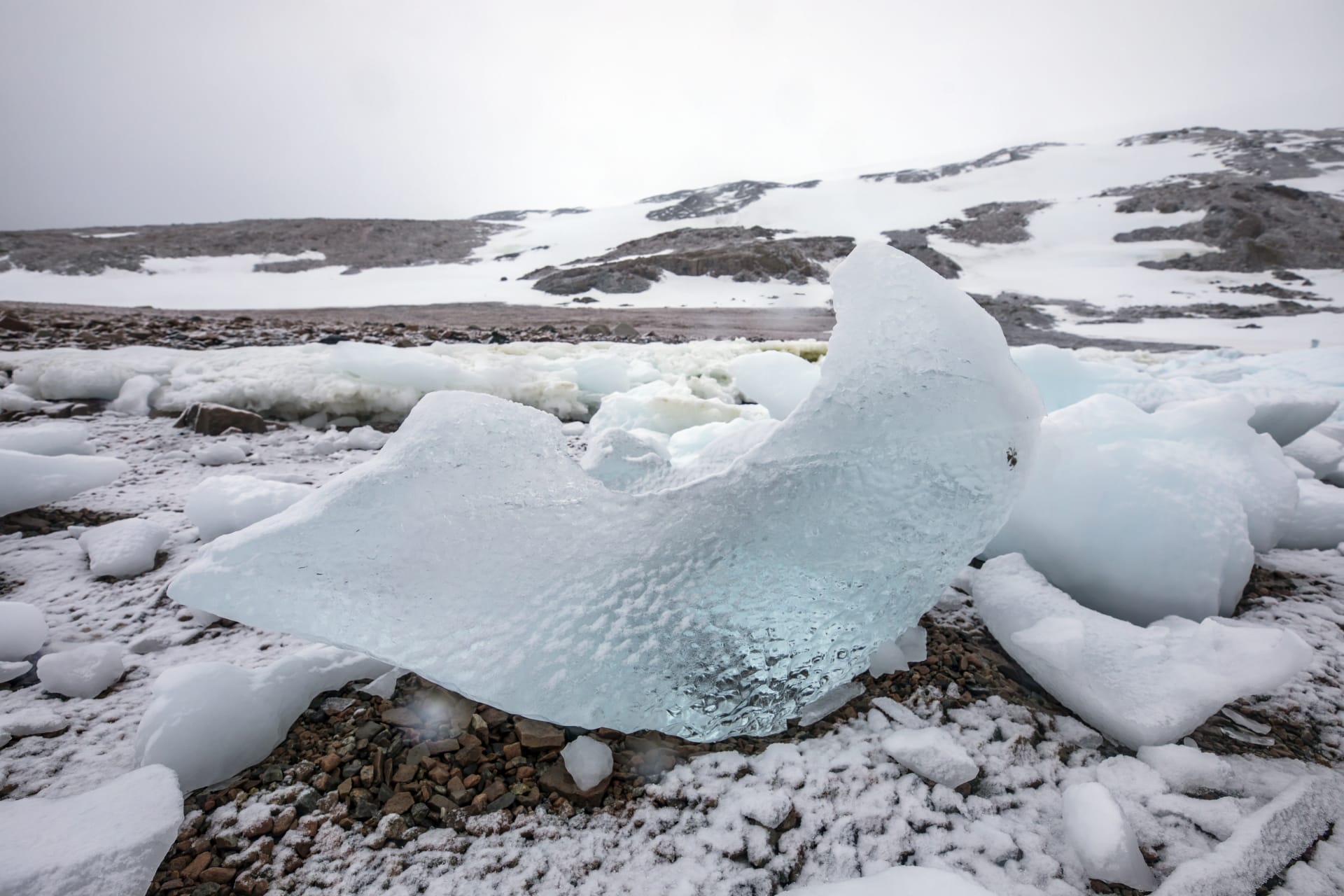 Ledovec Thwaites na Antarktidě rychle ustupuje.