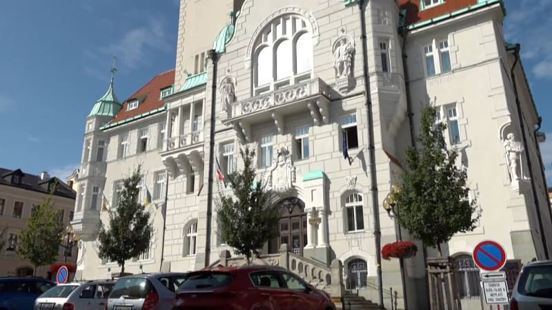 Neznámý pachatel jménem šumperské radnice důchodcům rozesílá podvodné SMS zprávy 