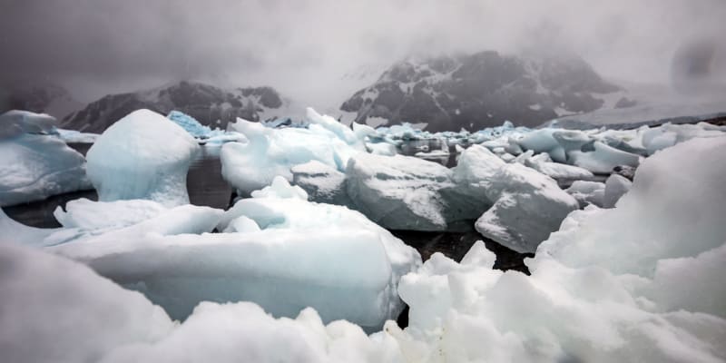 Ledovec Thwaites na Antarktidě rychle ustupuje.