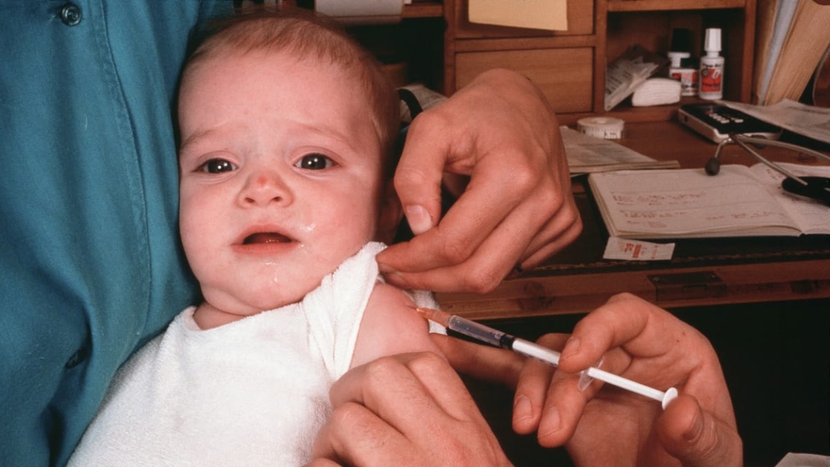 Dítě očkované proti záškrtu.