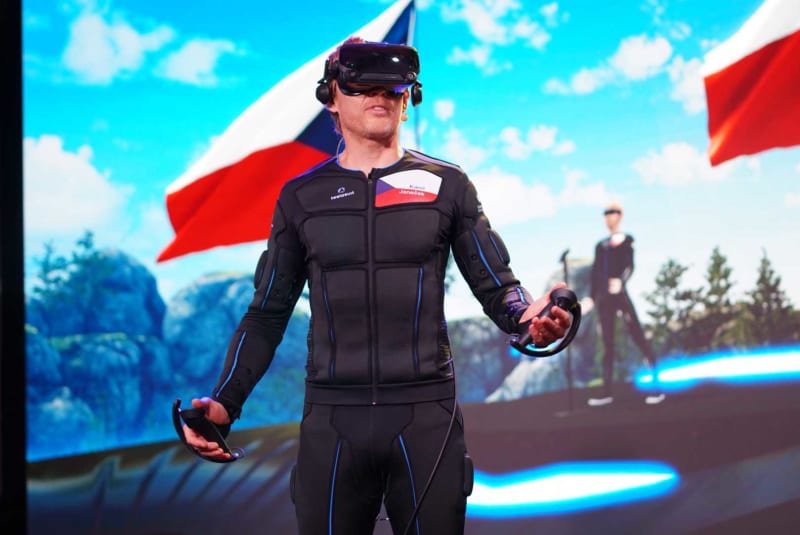 Prezidentská kampaň miliardáře Karla Janečka. Svou vizi představil i ve virtuální realitě. (7. 9. 2022)