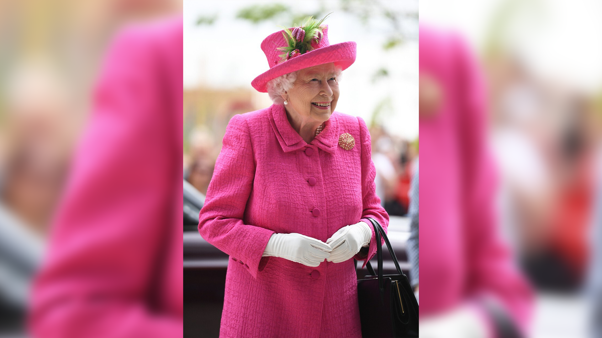 Královna Alžběta II. byla svými výraznými kostýmky proslulá.
