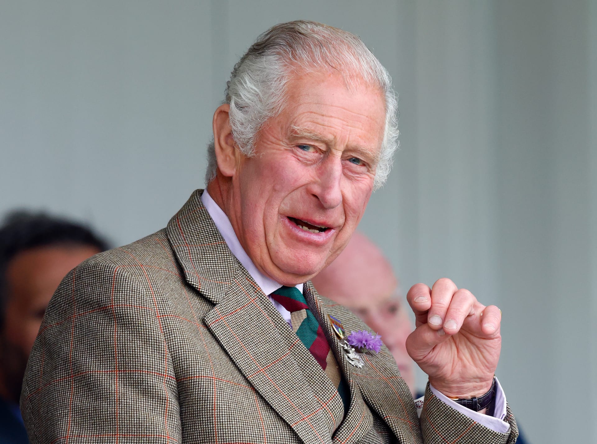 Novým britským králem se stal nejstarší syn Alžběty II., princ Charles. 