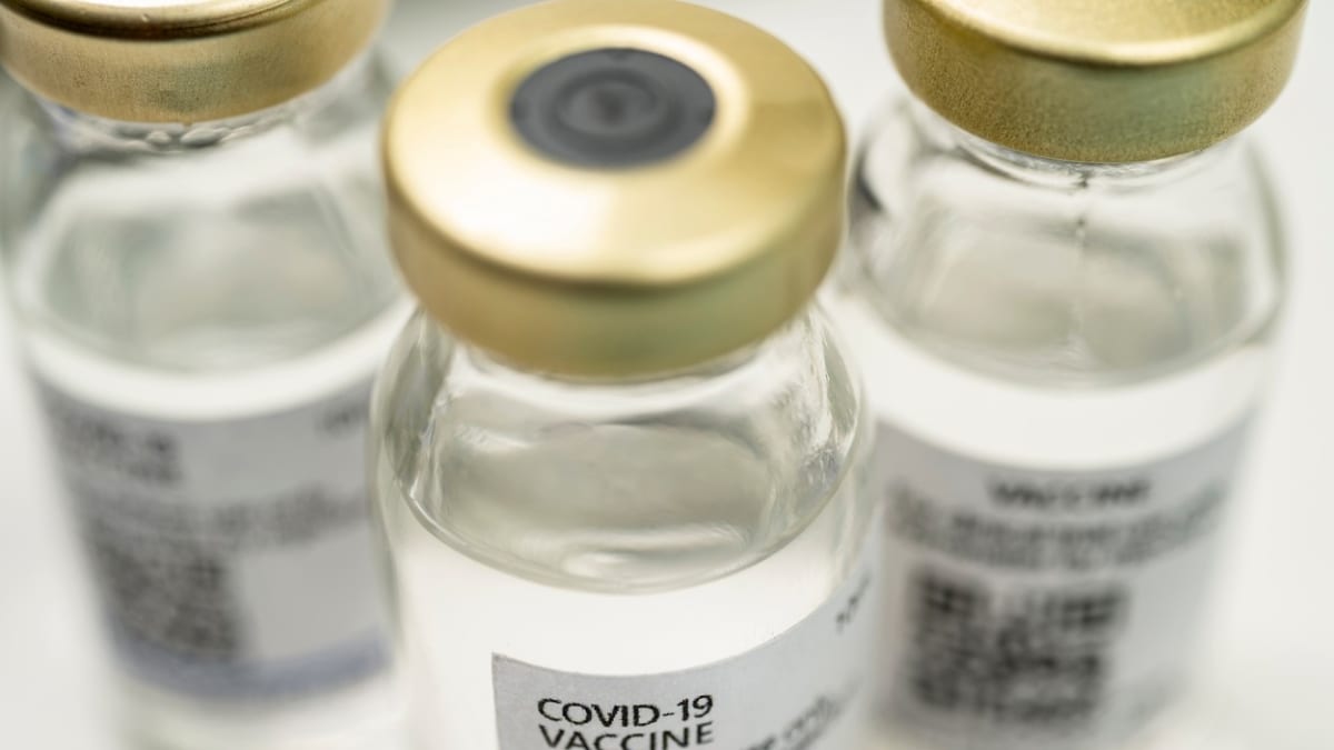 Upravené vakcíny proti covidu jsou v Česku. (Ilustrační foto)
