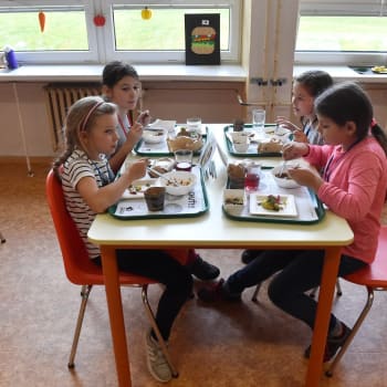 Školní jídelna
