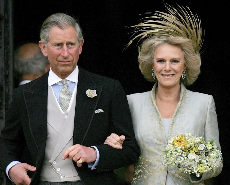 Nový britský král Karel III. s manželkou Camillou, vévodkyní z Cornwallu