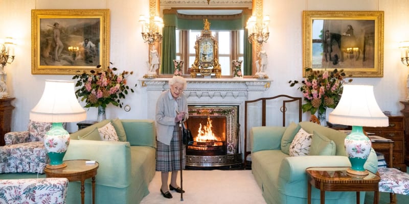 Poslední snímky Alžběty II. při jmenování Liz Trussové premiérkou Velké Británie ve Skotsku 