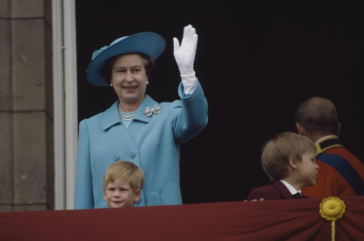 Královna Alžběta II. měla s princem Harrym výjimečný vztah.
