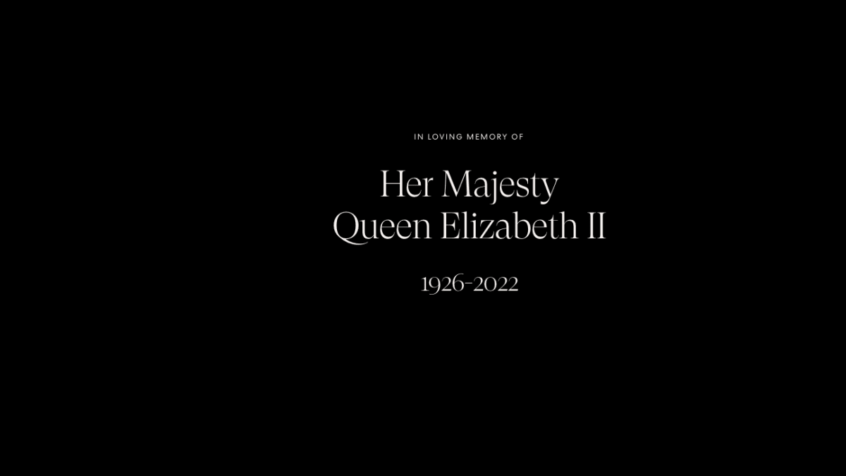 Meghan Markle a princ Harry vzdali hold královně tím, že titulní stránku svých webových stránek změnili na černou.
